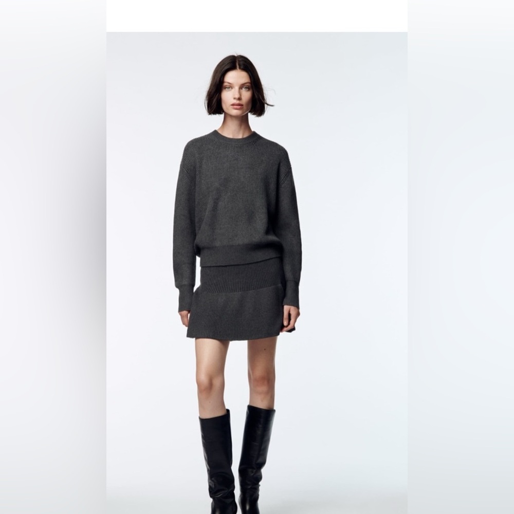 New with tags Zara knit ribbed ruffled gray mini skirt size M grey color
